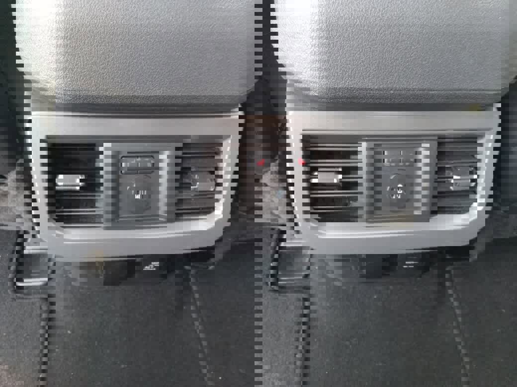 Used 2024 Ford F250 Lariat w/ Tremor Off-Road Package image 37