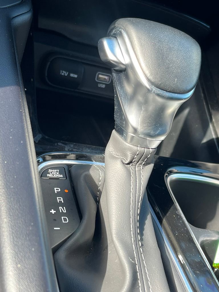 Used 2025 Kia Telluride S FWD image 32