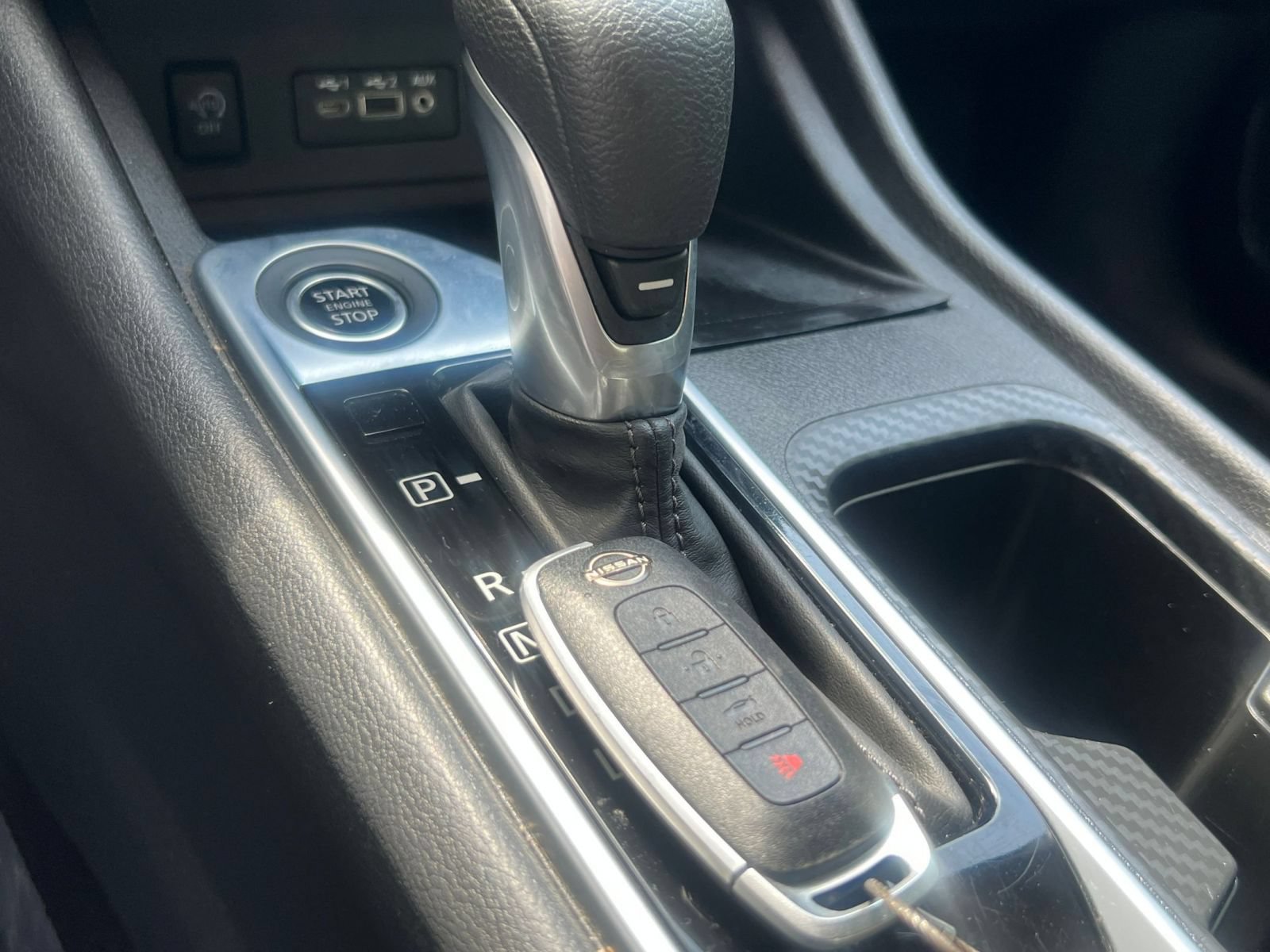 Used 2025 Nissan Sentra SV FWD image 18