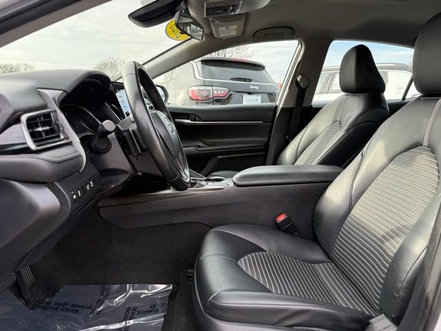 Used 2023 Toyota Camry SE FWD image 8