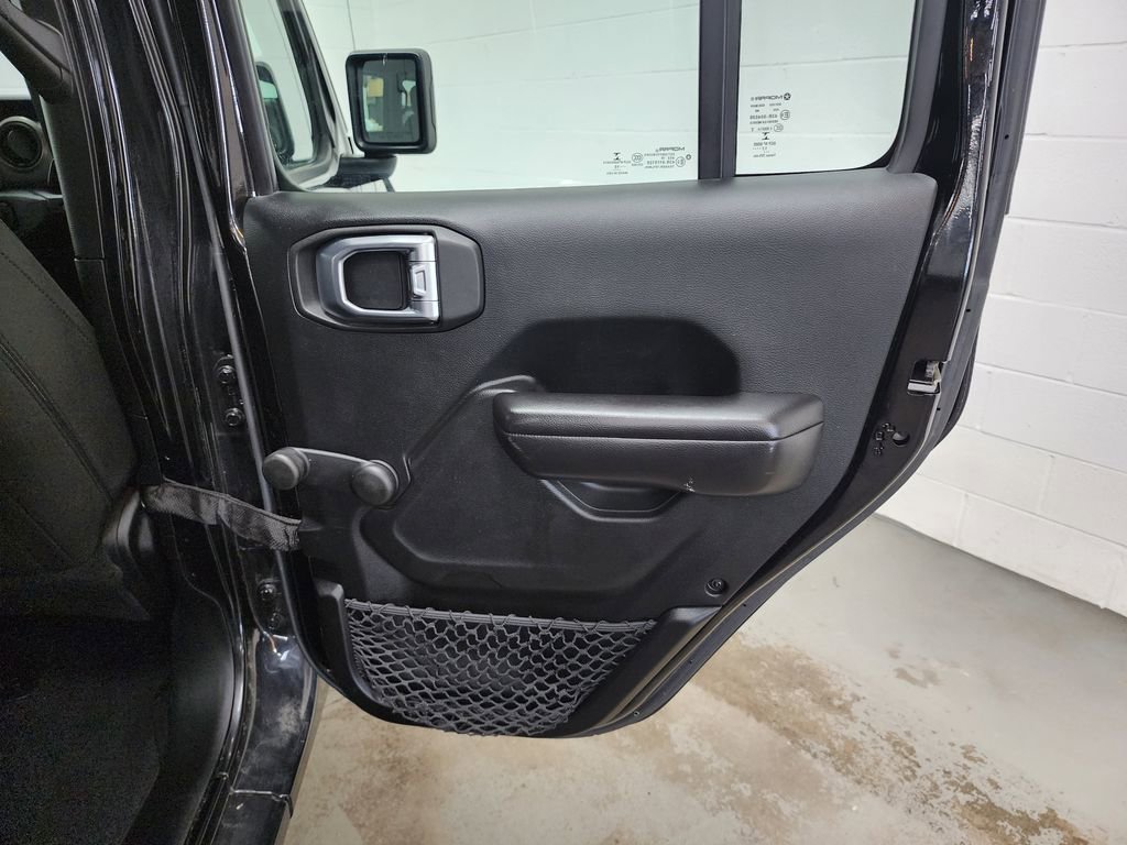Used 2018 Jeep Wrangler Unlimited Sport image 28