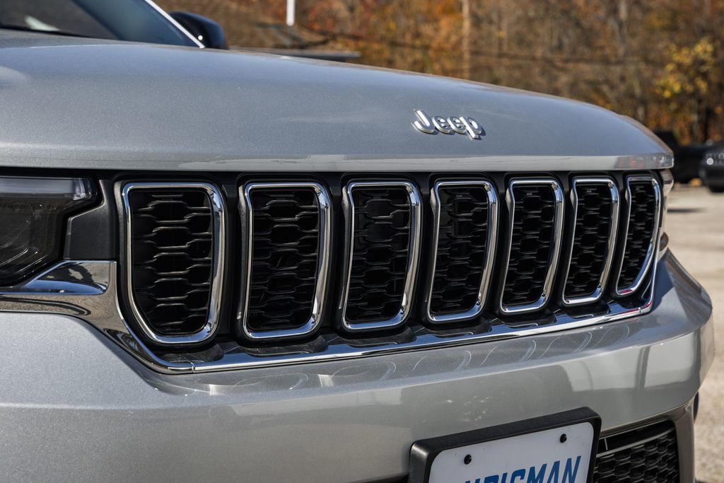 New 2025 Jeep Grand Cherokee Laredo X w/ Luxury Tech Group I image 12