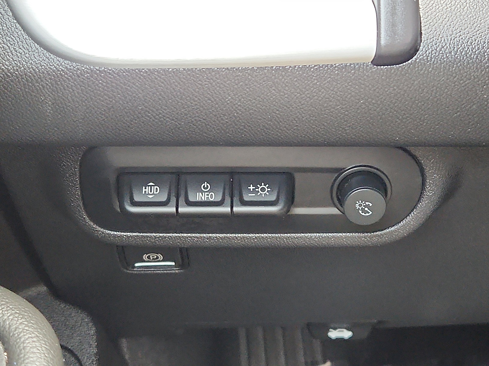 Used 2024 GMC Terrain SLT w/ Infotainment Package II image 29