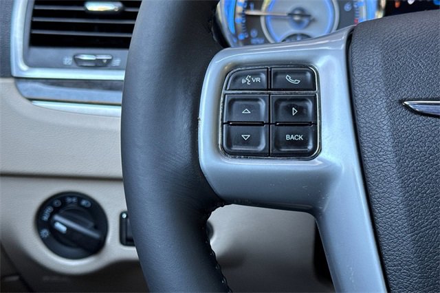 Used 2014 Chrysler 300 image 25