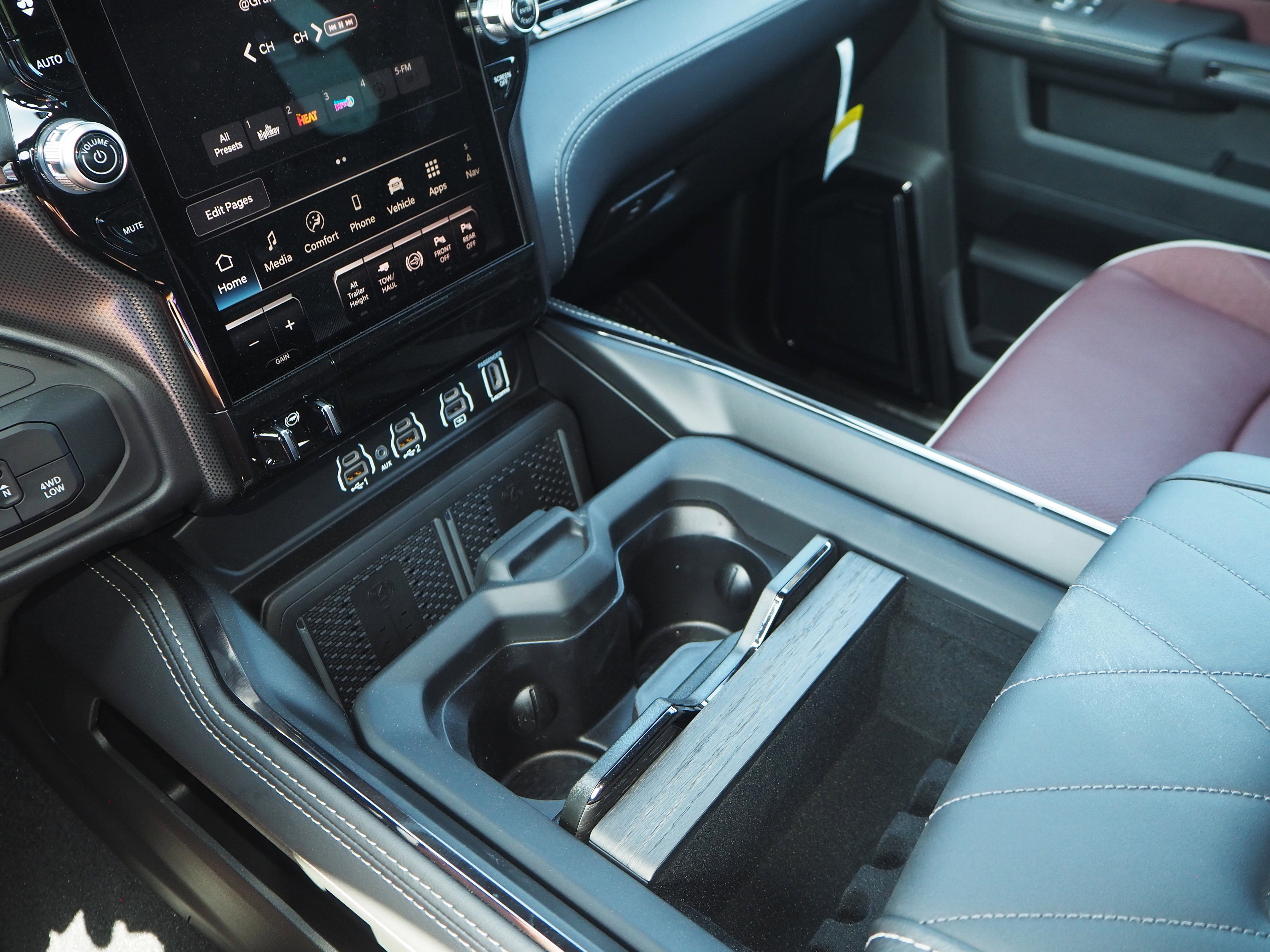 New 2025 RAM 2500 Limited AWD/4WD image 25