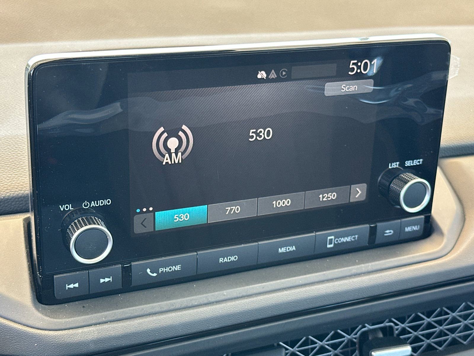 Certified 2024 Honda Accord EX image 17