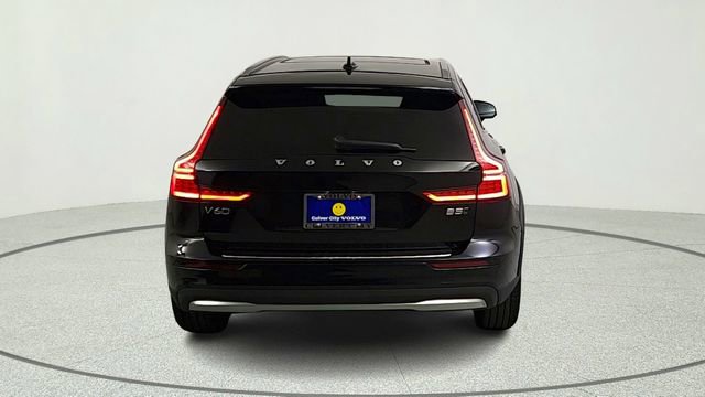 New 2026 Volvo V60 B5 Cross Country Plus w/ Protection Package Premier AWD/4WD image 6