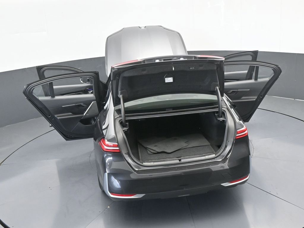 Used 2024 BMW 530i xDrive image 84