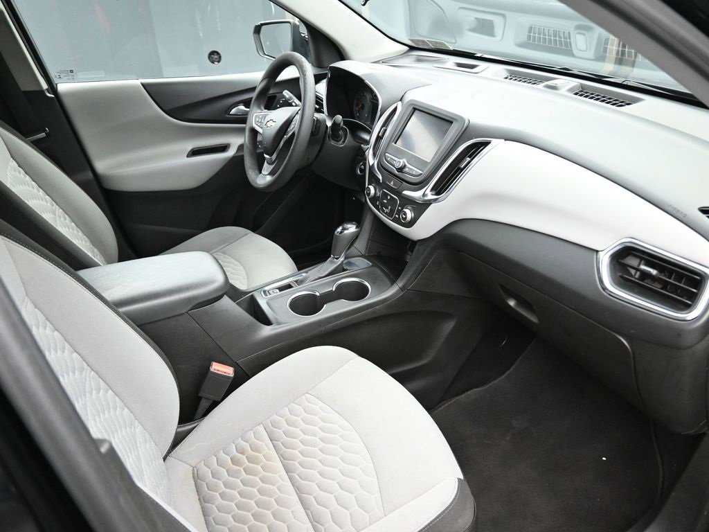 Used 2021 Chevrolet Equinox LS w/ LS Convenience Package image 11