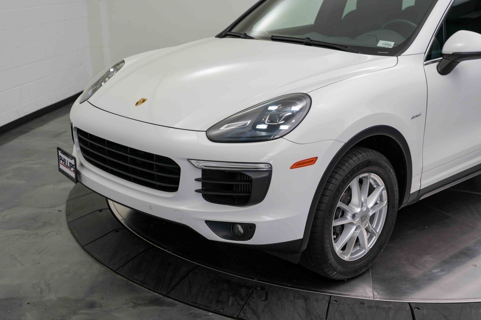 Used 2015 Porsche Cayenne Diesel AWD/4WD image 13