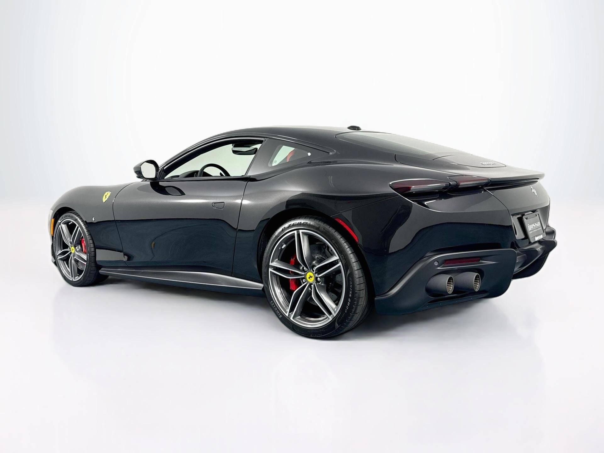 Used 2022 Ferrari Roma RWD image 7