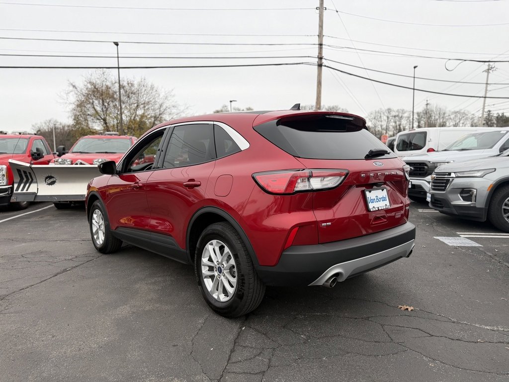 Used 2020 Ford Escape SE image 4