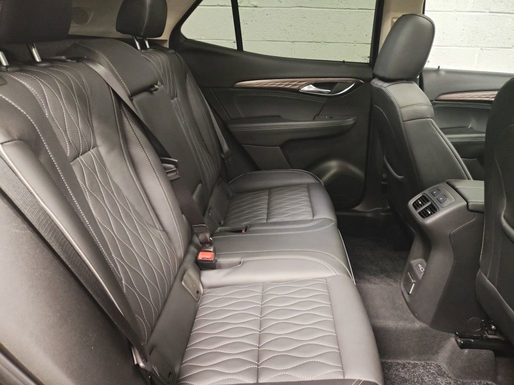 Used 2021 Buick Envision Avenir image 11