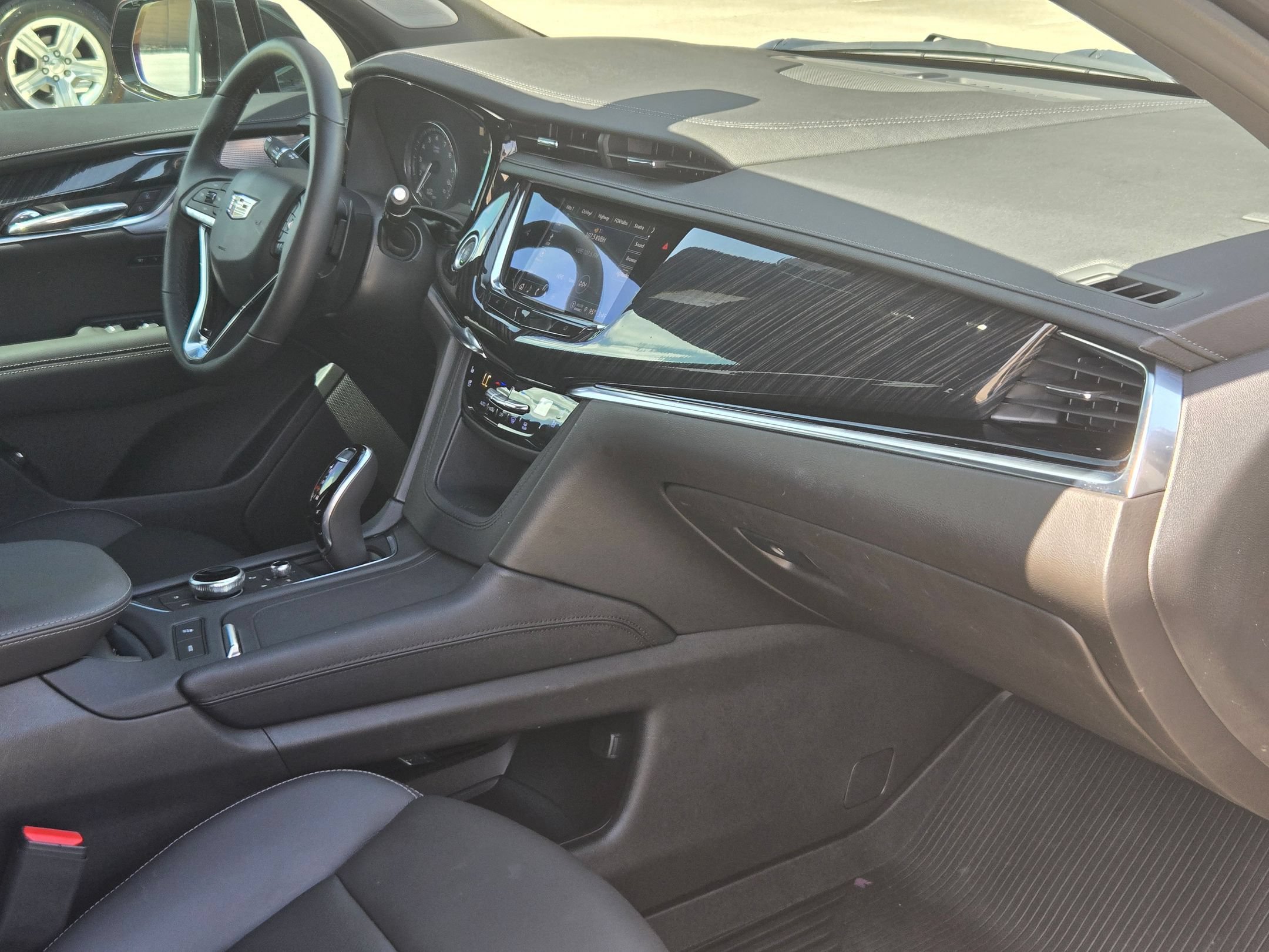 Used 2022 Cadillac XT6 Premium Luxury w/ Technology Package FWD image 30