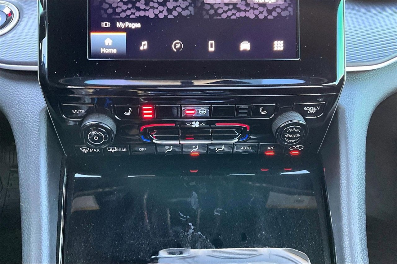 Used 2023 Jeep Grand Cherokee L Altitude image 16