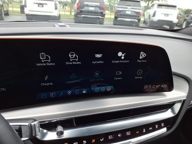 Used 2025 Cadillac Lyriq Luxury w/ LPO, Floor Liner Package AWD/4WD image 30