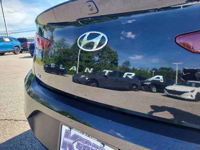 Used 2020 Hyundai Elantra SE w/ Cargo Package (C1) FWD image 8