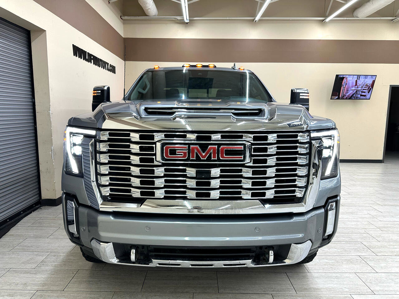 Used 2024 GMC Sierra 2500 Denali w/ Denali Reserve Package image 3