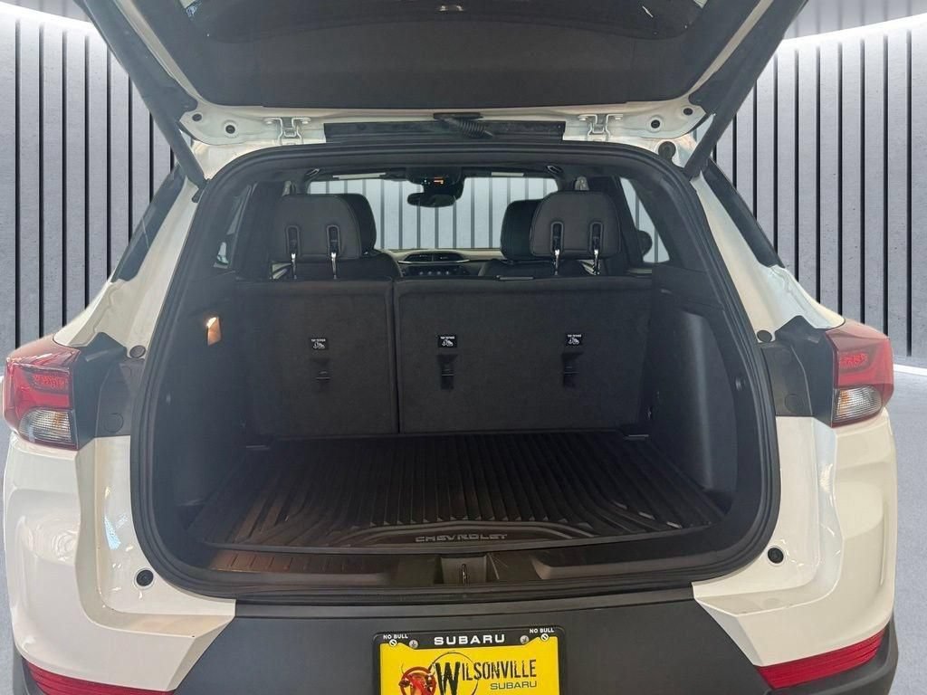 Used 2023 Chevrolet TrailBlazer ACTIV w/ Sun and Liftgate Package FWD image 9