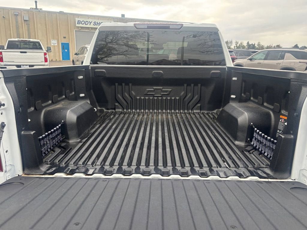 Used 2024 Chevrolet Silverado 1500 LT AWD/4WD image 17
