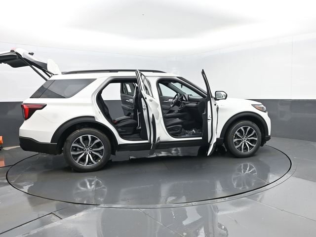 New 2026 Ford Explorer ST-Line image 31