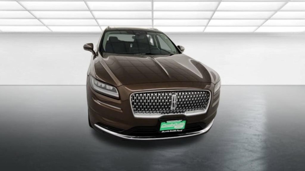 Used 2022 Lincoln Nautilus Reserve w/ Equipment Group 201A image 2