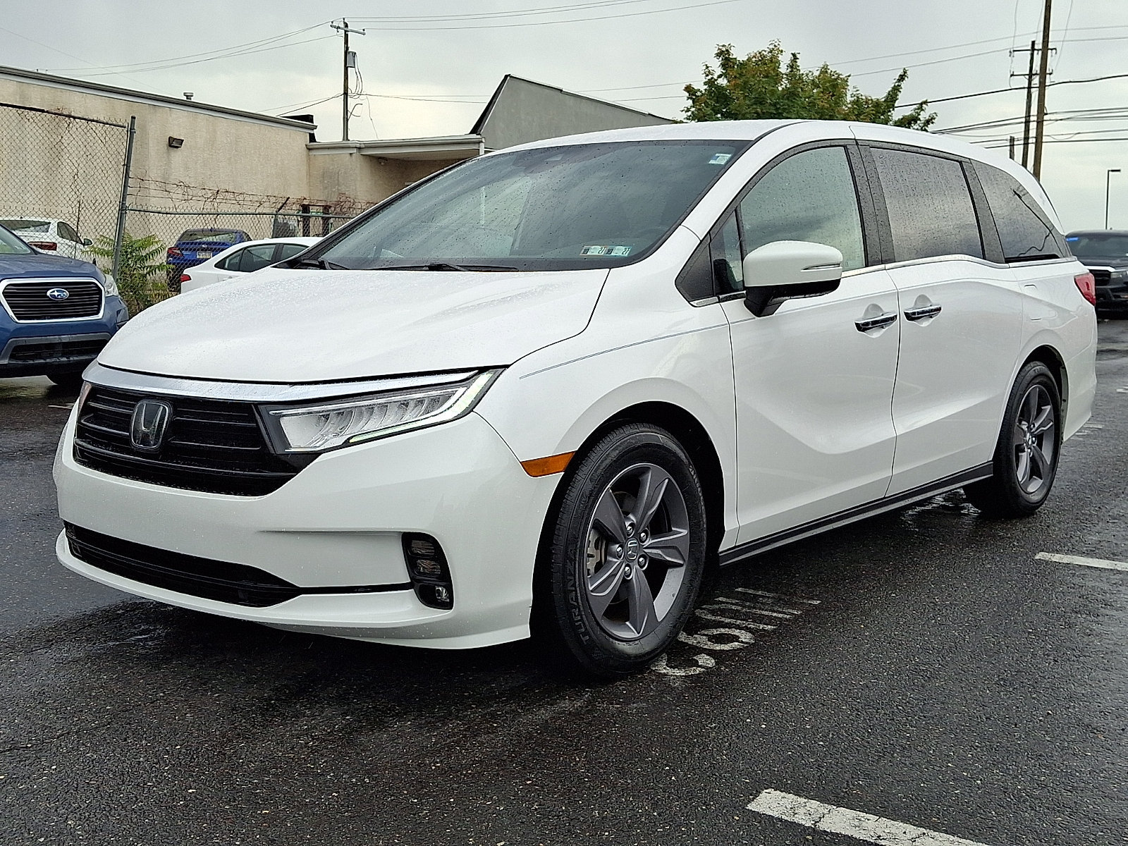 Used 2024 Honda Odyssey EX image 3