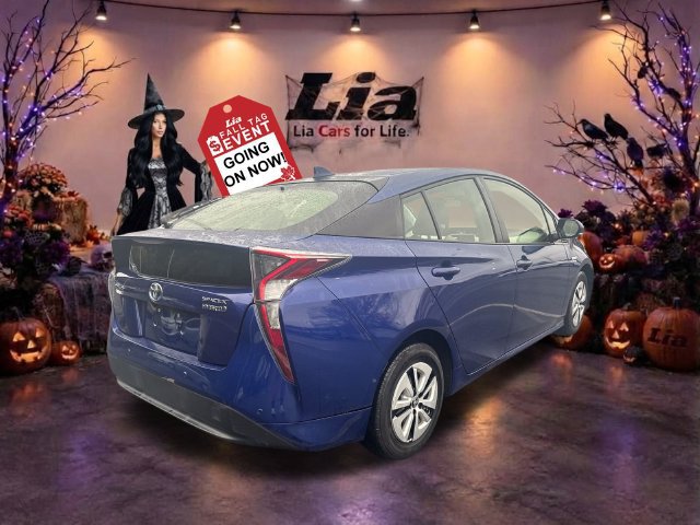 Used 2017 Toyota Prius Three w/ Advanced Technology Package FWD image 3
