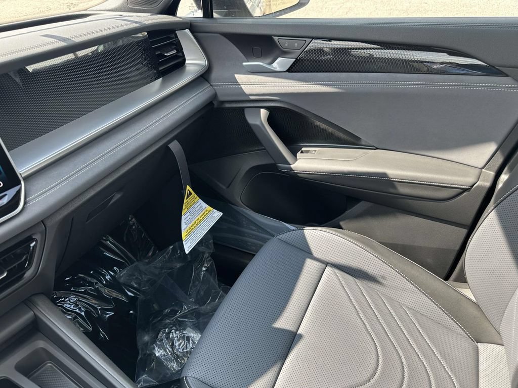 New 2026 Volkswagen Tiguan SE R-Line AWD/4WD image 25