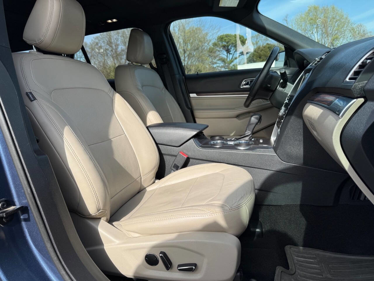 Used 2018 Ford Explorer Limited image 15