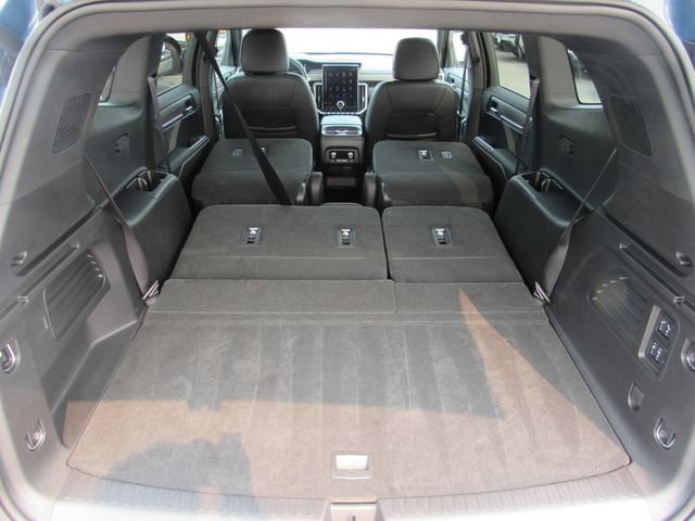 Certified 2025 GMC Acadia Denali w/ LPO, All-Weather Package AWD/4WD image 29