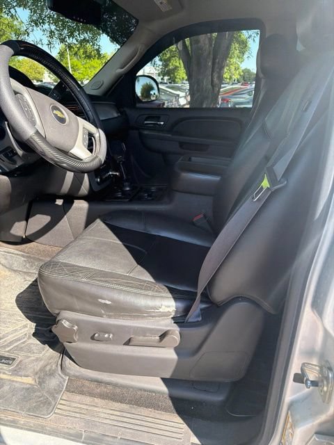 Used 2011 Chevrolet Avalanche LT w/ Suspension Package, Off-Road AWD/4WD image 22