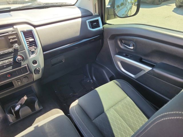 Used 2018 Nissan Titan SV image 18