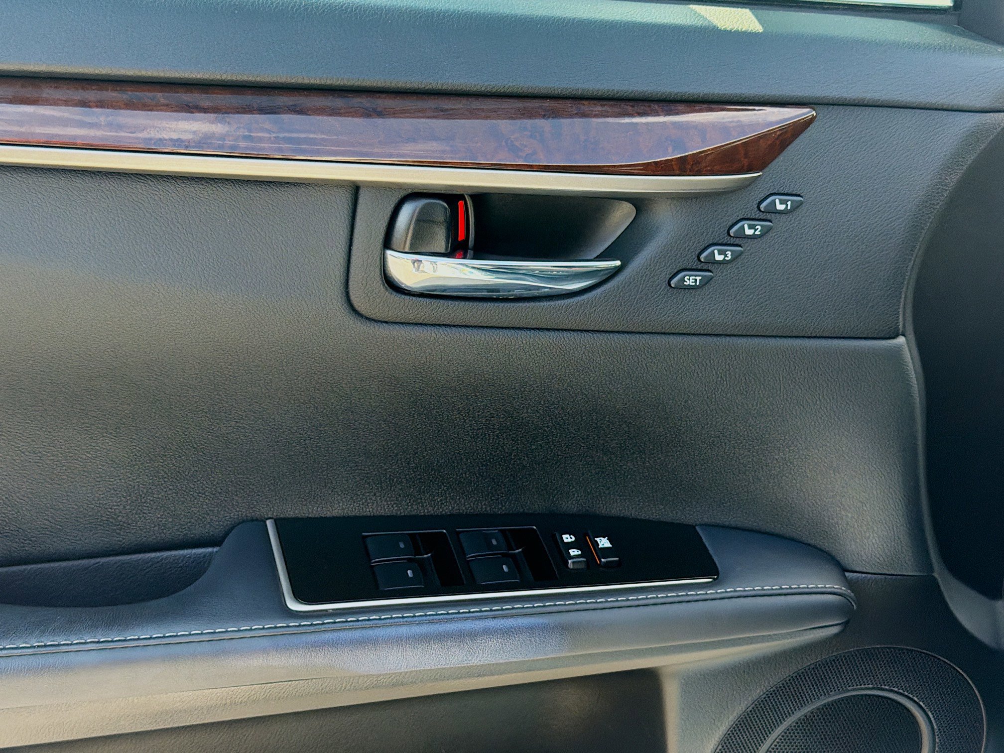 Used 2017 Lexus ES 350 w/ Premium Package FWD image 18