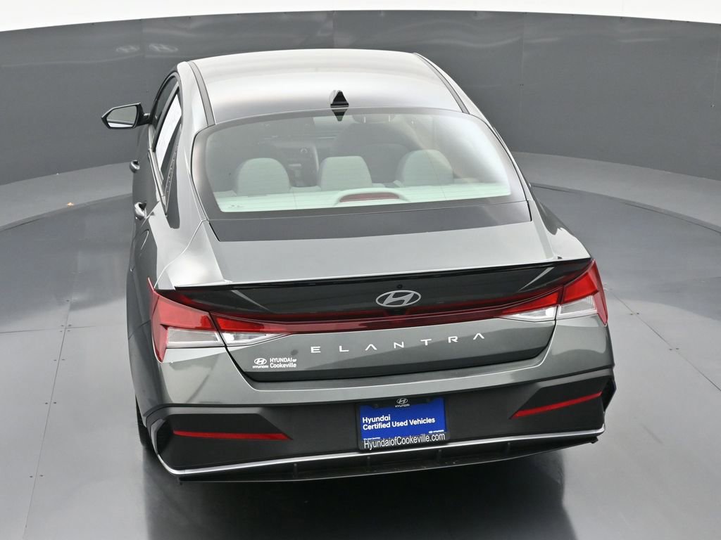 Certified 2025 Hyundai Elantra Sport image 31