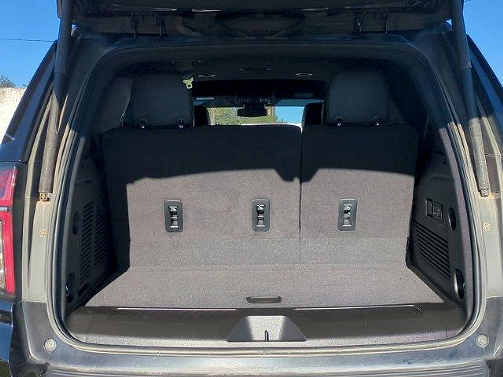 Certified 2024 Chevrolet Tahoe LT w/ Luxury Package AWD/4WD image 24