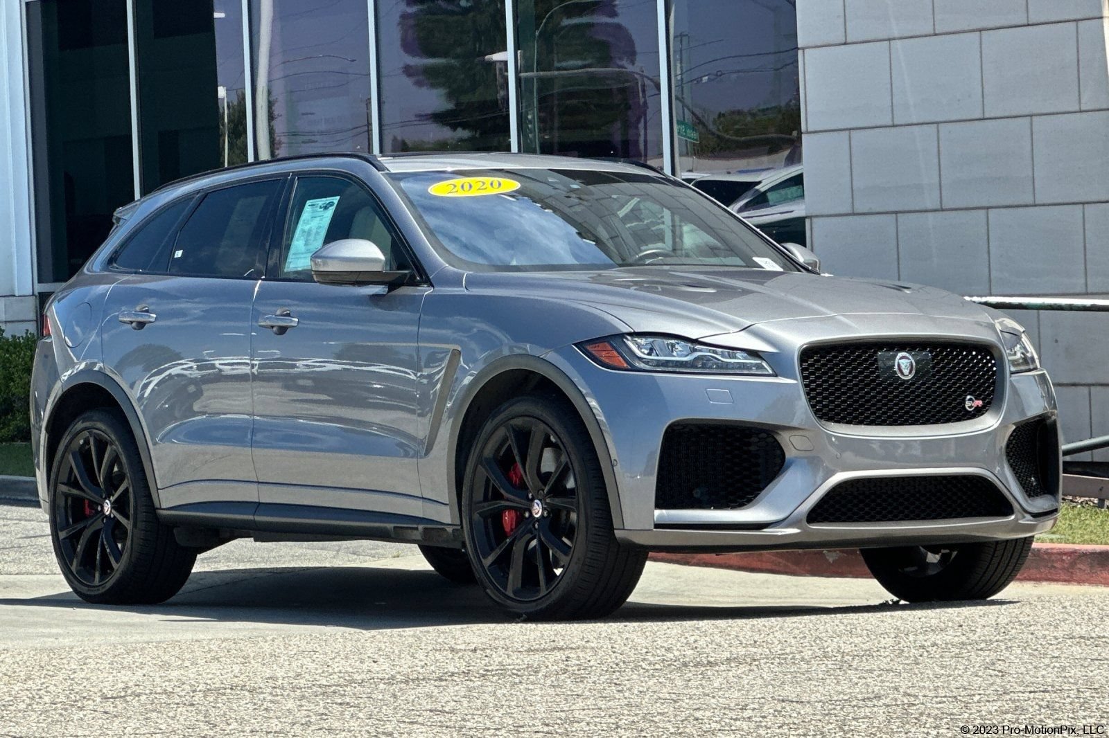 Used 2020 Jaguar F-PACE SVR AWD/4WD image 1