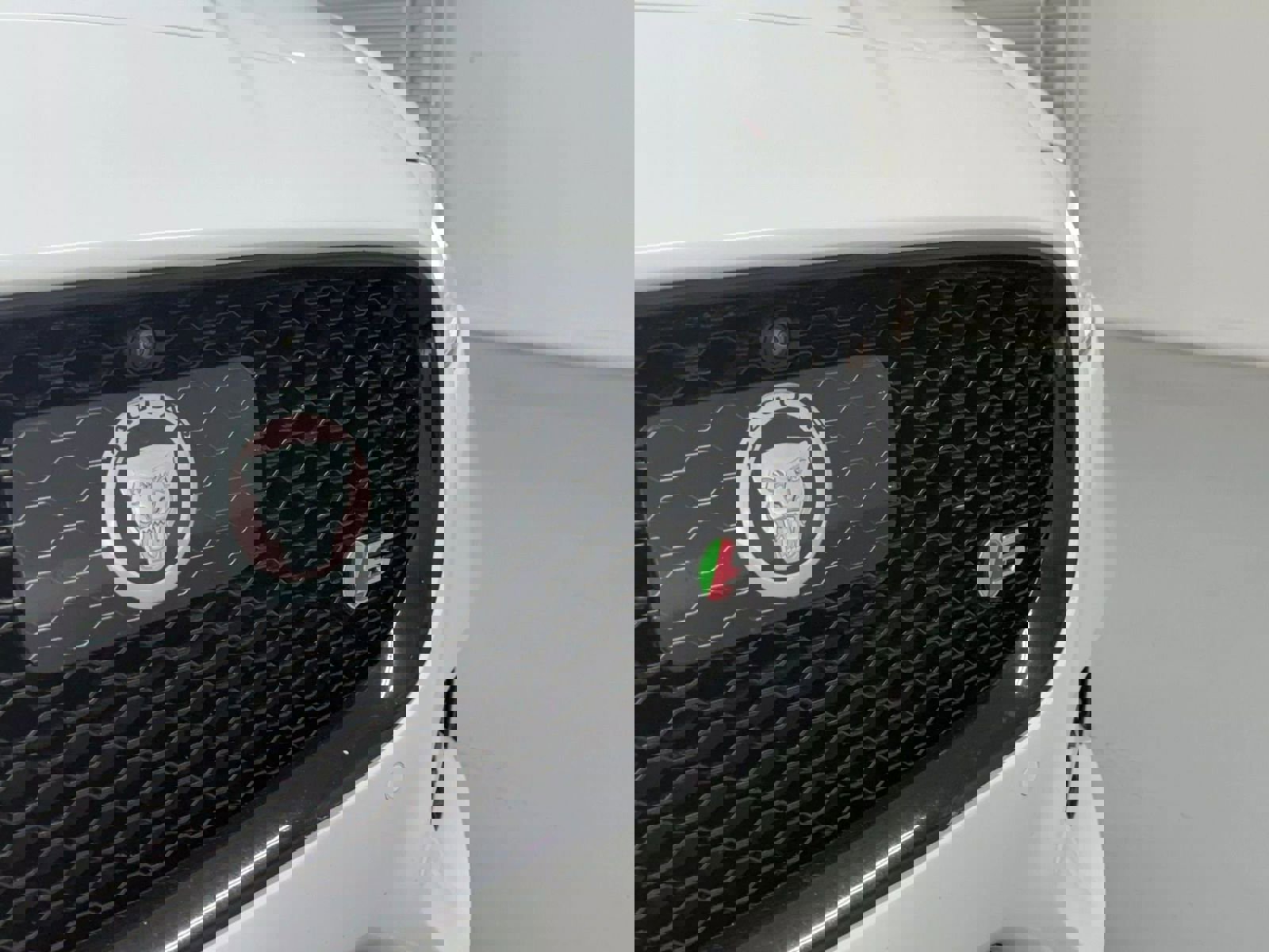 Used 2018 Jaguar XF S image 9