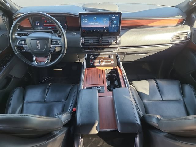 Used 2024 Lincoln Navigator Premiere AWD/4WD image 15