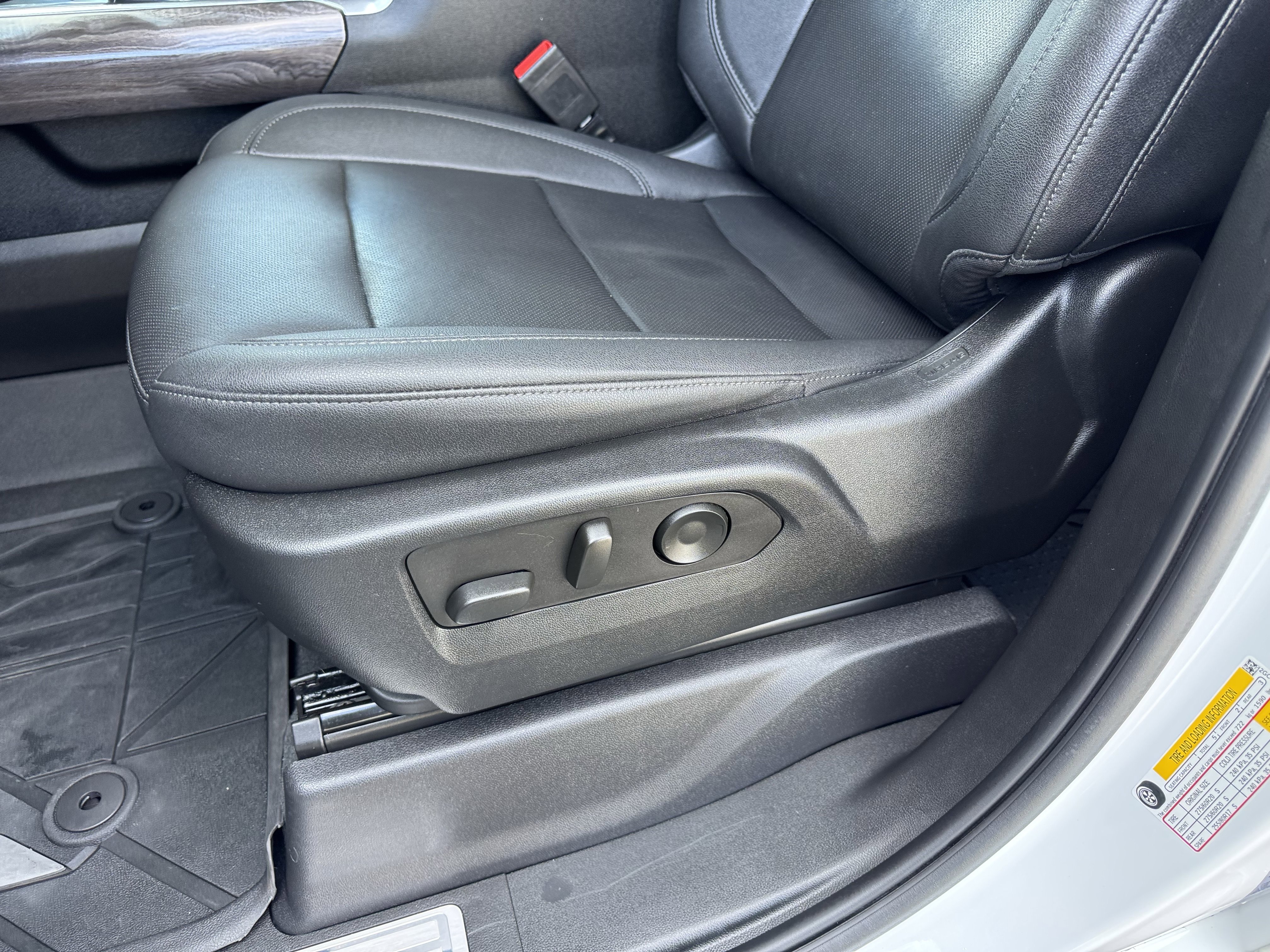 Used 2022 Chevrolet Silverado 1500 LTZ w/ LTZ Premium Package image 15