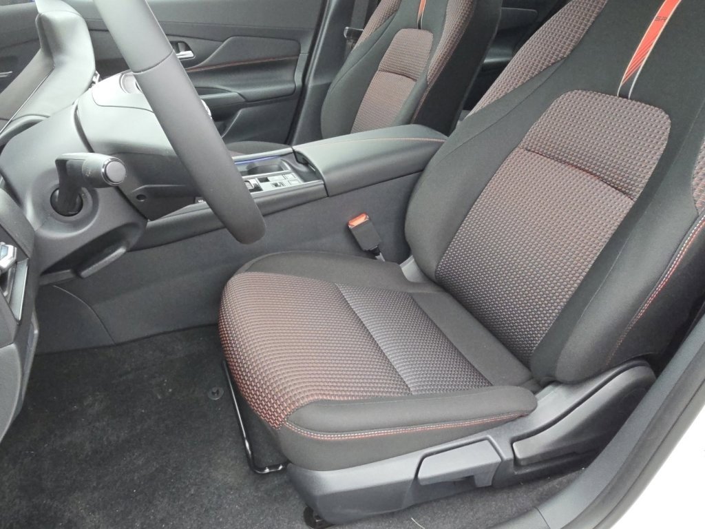New 2026 Nissan Sentra SR w/ Floor Mat Package image 13