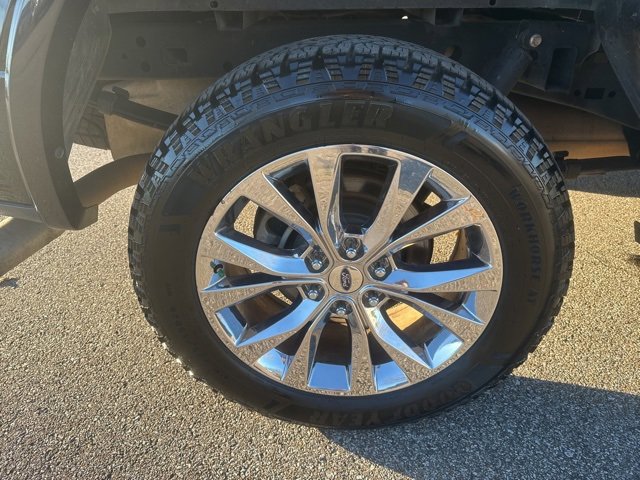 Used 2017 Ford F150 Lariat image 33