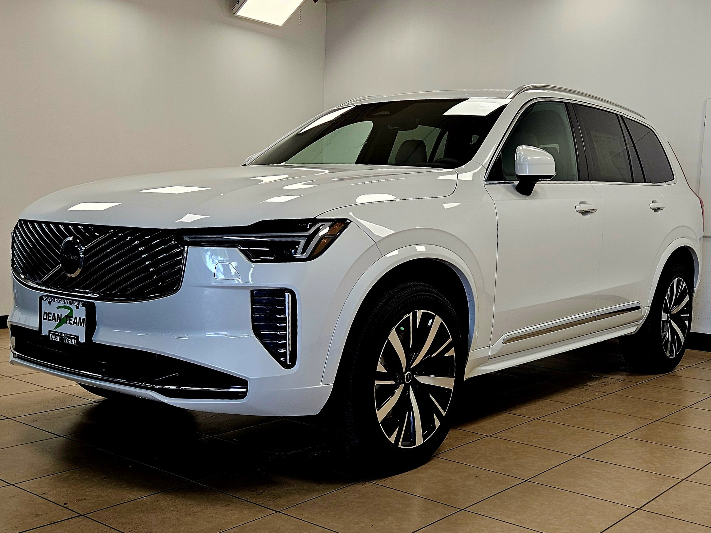 New 2026 Volvo XC90 B5 Core image 4