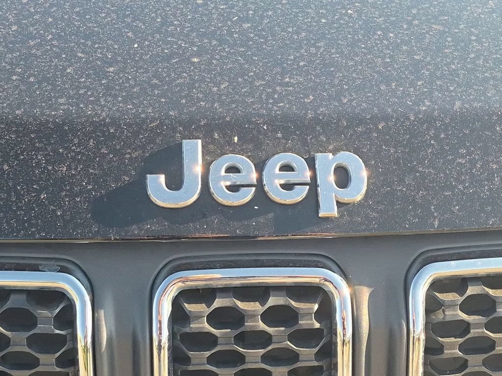Used 2024 Jeep Compass Latitude AWD/4WD image 10