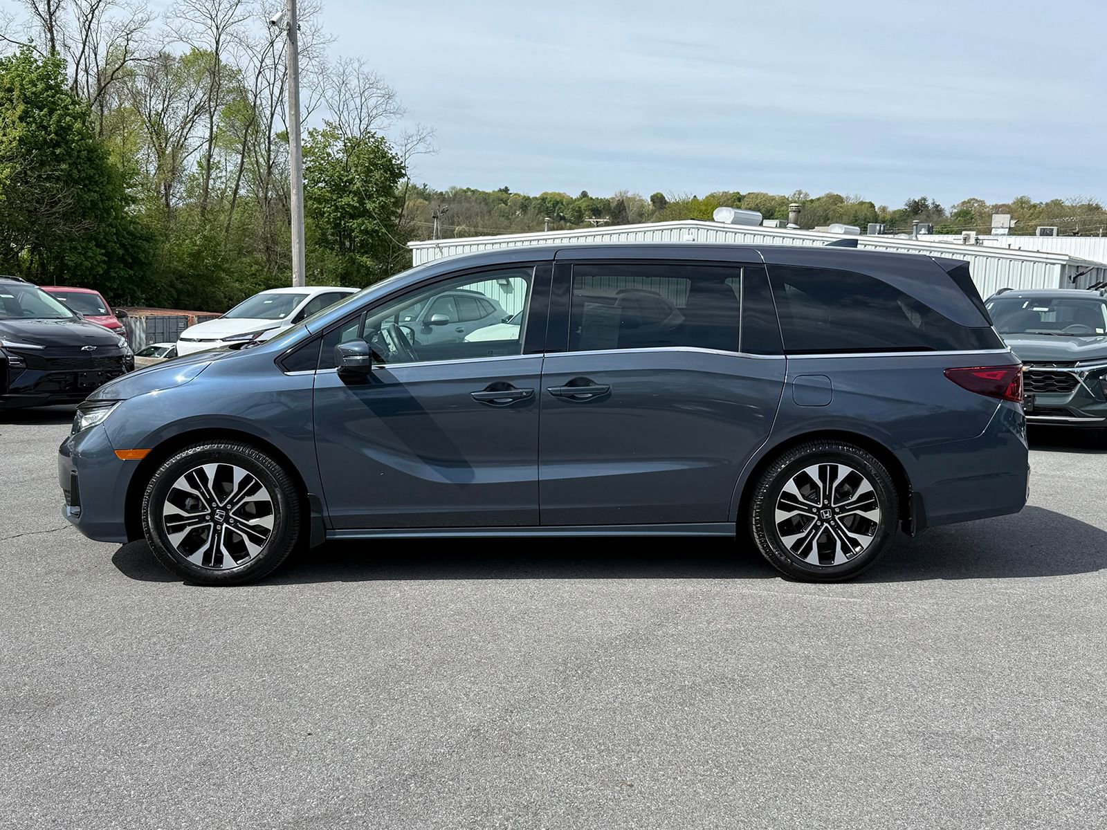 Used 2025 Honda Odyssey Elite image 7