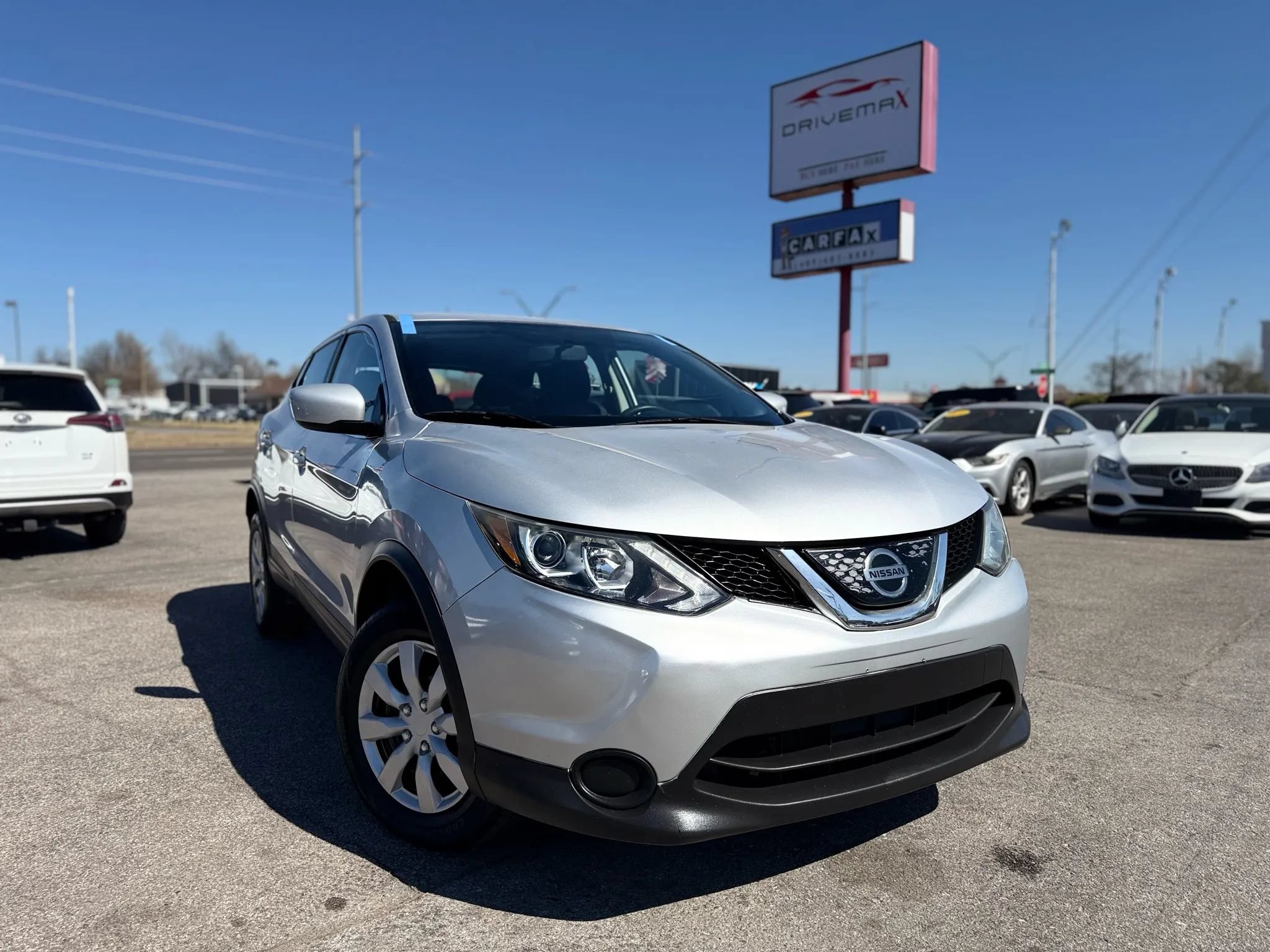Used 2018 Nissan Rogue Sport S FWD image 1
