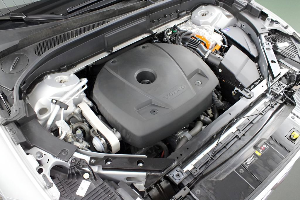 Certified 2023 Volvo XC60 T8 Ultimate image 31