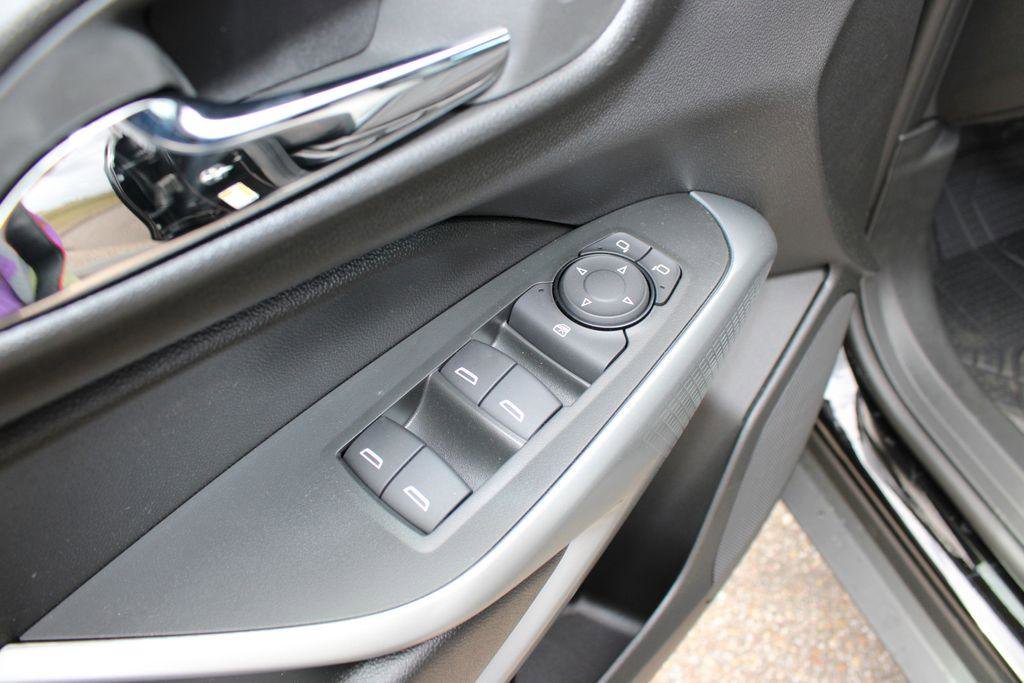 New 2026 Chevrolet Trax RS image 11