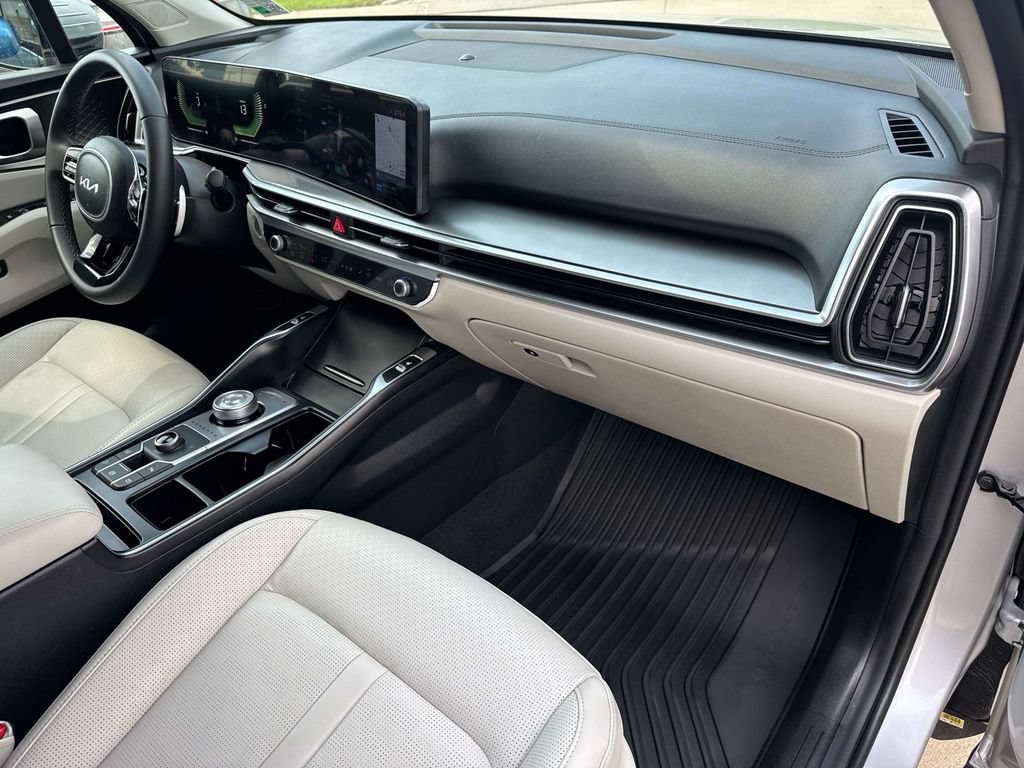 Used 2025 Kia Sorento EX w/ EX Panoramic Sunroof Package AWD/4WD image 17