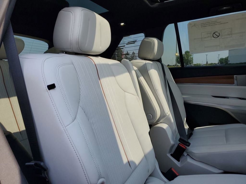 New 2026 Cadillac Vistiq Luxury image 26